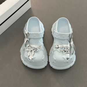 [Free Shipping] High-End Cute Cartoon Star Clogs 2026 New Summer Outdoor Thick-Soled Height-Increasing Closed-Toe Slippers Trendy