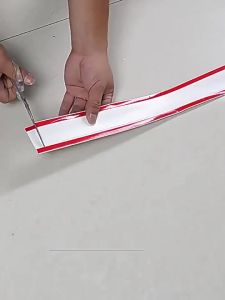 Nẹp che dây điện pvc tự dán sàn gọn gàng chống vấp