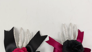 1pc Ghostly Skeleton Hand Side Hairpin Lightweight Plastic Hairpin Rose Bows Fashion Accessories Costume Essential