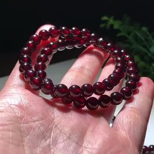【Ship in 24H】Garnet Bracelet 石榴石手链 天然全净体酒红色水晶圆珠单圈手串 男女情侣手饰新年礼物 (6-8mm)