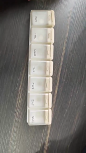 Weekly Container Transparent Spacious Travel Portable Pills Organizer 7 Compartments With Magnetic Closure