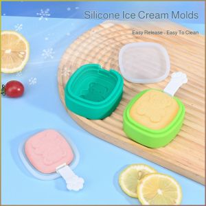 แม่พิมพ์น้ำแข็ง นุ่มและยืดหยุ่น เรียบ ตารางน้ำแข็ง ครัวเรือน น่ารัก ตีนกาหมี แมว แบบพกพา ทนต่ออุณหภูมิสูง