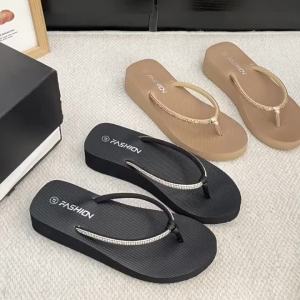 [Free Shipping] 4CM Rhinestone Womens Wedge Platform Thick-Soled Flip-Flops with a Luxurious Crystal Look for Beach Travel and Beachwear