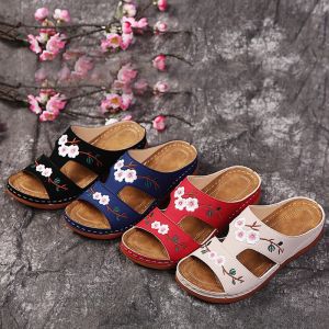 [Free Shipping] Plus-Size WomenS Summer Roman Sandals With A Flat Design Wedge Heel Thick Sole And Embroidered Floral Pattern