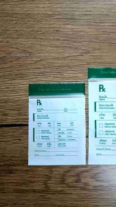 ซอง RX ซองยาเขียนได้ มี 2 ภาษา เขียนติดง่าย เเพคละ 100 ใบ (เเบบที่ 1)