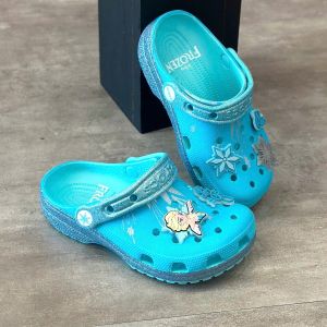 Giày sục crocs chuẩn xịn chống hôi chân nhựa tế bào êm mềm dẻo bền đi mưa lội nước đi biển cho trẻ em hình Frozen Elsa