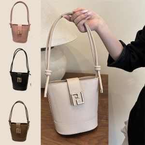 QNQN 【ซื้อ 1 แถม 1】2025 ใหม่ PU Tote กระเป๋าแฟชั่นกระเป๋า Bucket ผู้หญิงสบาย ๆ ช้อปปิ้งกระเป๋าถือหนังสะดวกสบายความจุขนาดใหญ่แบบพกพา