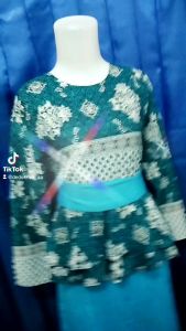 Batik Wanita: Desain Elegan untuk Pakaian Formal & Tradisional Indonesia