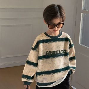 WANDER เสื้อผ้าเด็กผช เสื้อก็กเด็กโต ดีไซน์ลายทางอย่างมีสไตล์ เสื้อเชิ้ตแขนยาวสไตล์เกาหลีลำลองสำหรับเด็กผู้ชายฤดูใบไม้ร่วงใหม่สำหรับเด็กโต24812