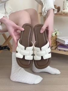 แซนดัลสไตล์ฝรั่งเศสแบบเน็ตเวิร์คซินเนอร์ สำหรับผู้หญิง สไตล์เรียบง่าย ทรงพลังในการจับคู่ แบบทับเท้า