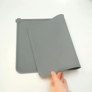 Cute Food Grade Pet Silicone Mat Non-Slip Waterproof Feeding Placemat for Dogs Cats Home Style Pet Supplies