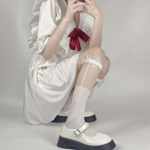 ถุงน่องผ้าไหมด้วยราคา ถุงน่อง น่องเหนือ ถุงน่องฟ้า ถูกเปิดสำหรับผู้หญิง ถูกถูกสร้างโดย JK สไตล์ YEEZY ถูกประกอบด้วยสีขาว