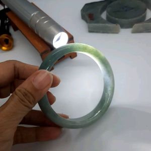 正品现货!!!天然缅甸翡翠A货61mm圈口手镯带证书(一整套镯芯和边角料)