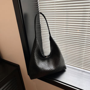 Tas totebag wanita / tas kuliah wanita aesthetic [SIZE BESAR] muat laptop motif anyaman Renata by sweetsista