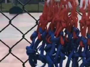 ตาข่ายบาสเกตบอลโพลีเอสเตอร์โพลีโพรพิลีนที่ยาวและหนาทนทาน ตาข่ายบาสเกตบอลมาตรฐานกลางแจ้ง ตาข่ายบาสเกตบอลสำหรับการแข่งขันระดับมืออาชีพ