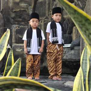Paket Baju Betawi Anak Celana + Baju + Peci + Selendang Paket Baju Pangsi Anak