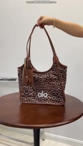 Leopard Print Alo Embossed Logo Tote Bag Women Waterproof Nylon Large Capacity Adjustable Brown Leather Shoulder Strap With DetachableLeather Card Pouch Casual Commuter Yoga Gym School Handbag