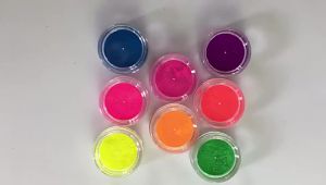 2024ขายเม็ดสีเรืองแสงสีเหลืองทองผงเรืองแสงนีออนสีผง1ล็อต = 100กรัม HLP-8012สีเหลืองทองจัดส่งฟรี