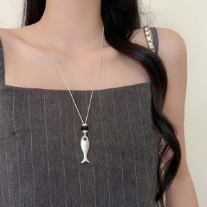 GENENIC Không gây dị ứng Dây chuyền cá Mạ vàng Đá tự nhiên Dây chuyền thép titan Dây chuyền hạt dài Dây chuyền tinh xảo Vòng cổ đá tự nhiên Trang phục hàng ngày