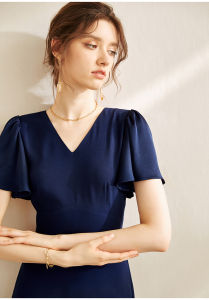 Đầm cổ tim tay ngắn loe bèo dáng bút chì trơn xanh đen