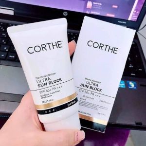 [Hoàn Tiền 8%]Kem chống nắng Corthe (Dermoessential ultra light sunblock)