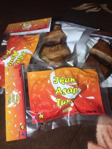 Ikan Asap Tuna/Juku Tapa/Ikan Asap Tuna Khas Bulukumba/200 gr up