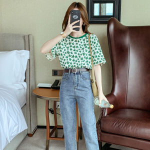 LEAShop ใหม่ เสื้อยืดคอกลมแฟชั่น ทรงสำหรับผู้หญิง เนื้อผ้าใส่สบายมาก ใส่ในวันหยุดใส่เที่ยวได้เลย ลายดอกไม้น่ารักมี 2 สีให้เลือก