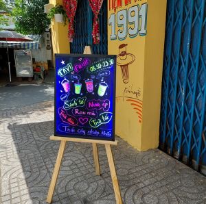 Bảng LED huỳnh quang viết tay kệ gỗ 50x70cm