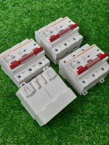 CB ĐÓNG NGẮT AC LIOA 3 PHA 3 CỰC-100A