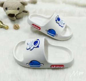 [Jin] CHILDREN COMFORT SLIDE LIGHT WEIGHT CUTE THICK SLIDE FOR BOY ASTRONAUT EARTH DESIGN WITH ANTI-SLIP RPOPERTIES