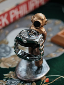 Vintage Diver Watch Jewelry Case Storage Display Stand Holder Decoration