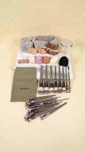 MAANGE Makeup Brushes 51 Pcs Makeup Kit Multi-functional Makeup Tool Set with Makeup Brush Foundation Brush Make up Brushes Set (Black Gold)