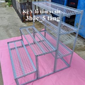 Kệ sắt V lỗ bậc thang 3 bậc_5 TẦNG ( bậc kệ làm bằng tấm vỉ sắt )