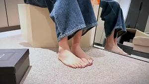 Non-slip split-toe slippers for men suitable for hotel use