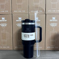 HANGDIAN(จัดส่งฟรีทั้งร้าน)40oz เวอร์ชันที่ได้รับการปรับปรุง แก้วเก็บความร้อนแบบพกพา ถ้วยกาแฟ แก้วเก็บความร้อนพร้อมที่จับ ทําจากสแตนเลส 304 แก้วน้ํากีฬา แก้วเก็บความเย็น แก้วน้ํา ความจุ 1.18L. 