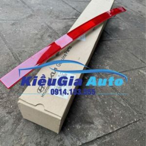 Đèn phản quang giữa cản sau Hyundai Santafe 2021-2024 92409S1500 Chính hãng