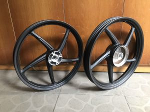 MÂM VÀNH ĐÚC 5 CÂY THẮNG-PHANH ĐĨA BẰNG TRƯỚC SAU ĐÙM LỚN CHO FUTURE X THƯỜNG-CÓ SÀI CÓC NHÔNG ĐỒNG HỒ LÊN ZIN THEO XE KHÔNG CHẾ CHÁO