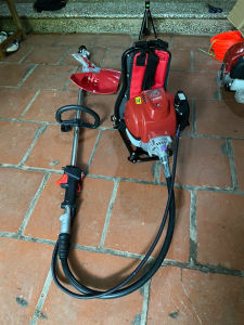 Máy Cắt Cỏ 4 Thì 1200W GX35 Đeo Lưng cần INOX mẫu mới năm 2024