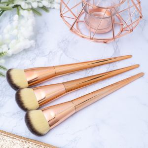 Fazs Faozi Beaute Pro MultiTasker Brush | Fazs Faozi Mattifying Setting Spray | Fazs Faozi Vit C Gel Moisturizer