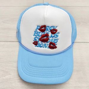 UUMIR สไตล์อเมริกัน หมวกเบสบอลหมวก ริมฝีปากตัวอักษร ผ้าคอตตอน หมวกบังแดด ใช้งานได้หลากหลาย ระบายอากาศได้ระบายอากาศ หมวกรถบรรทุกถนน