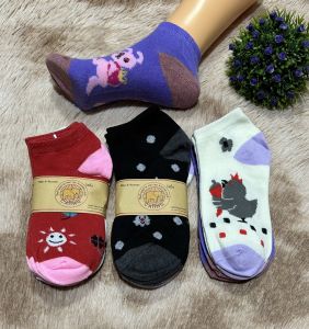 💥ถุงเท้าชายข้อกลาง ถุงเท้าลาย 1 แพ็คมี 12 คู่ สินค้าคละสีคละลายใน 1 แพ็ค ‼️เนื้อผ้าดีไม่บางยืดใส่สบายจ้า 💥