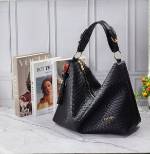 tas hobo wanita zouya perves bag origianal lokal uk 42x32 cm