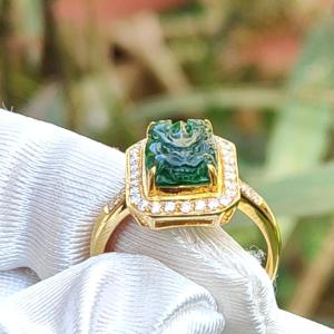 Old Pit Rare Green Natural Type A Jadeite G18k Setting Gold Ring with Dia crafted as Dragon with certificate total weigh 2.99 grams Internal Finger Ring Size 17.6 mm (18kring6)
