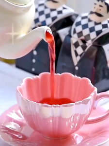 Fashion Flower Petals Mug Durable Coffee Cup Saucer Kitchen Supplies Office Drinkware Suitable for Adults and Office Use