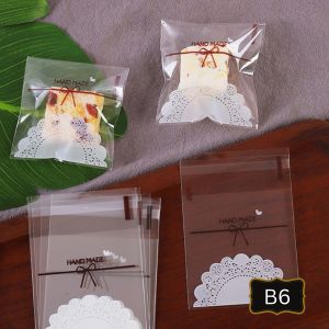 50pcs// Self Adhesive Cookies Bag Christmas Snowflakes Candy Plastic Packaging Birthday Party Door Gift Self-sealing 7x7cm