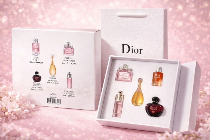 【新品未使用】Dior 30 MONTAIGNE 5本入り 限定ギフトボックス Buy Christian Dior LE MINI 30 MONTAIGNE (SET OF 5 MINI FRAGRANCE