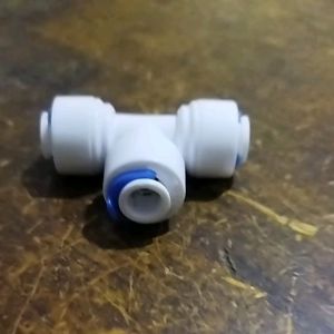 Fitting Tee RO Plastik ukuran Selang 1/4\\\" x Selang 1/4\\\" x Selang 1/4\\\"