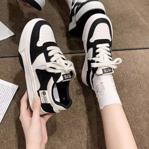 👒live homes👒 【จัดส่งจากประเทศไทย】 รองเท้าผ้าใบผู้หญิง พื้นหนา อเนกประสงค์ สวยเก๋ สไตล์เกาหลี อินเทรนด์ มี 2 สี