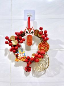 Vòng hoa treo cửa trang trí tết cành đào đông chào đón năm mới QT789