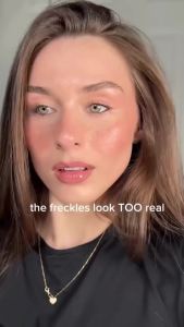 4X Refill Waterproof Freckle Stamp Pen withFreckles Makeup Puff Instantly Done Natural Look Long Lasting Sun-Kissed Faux Freckles Sweatproof 5-Dot Design